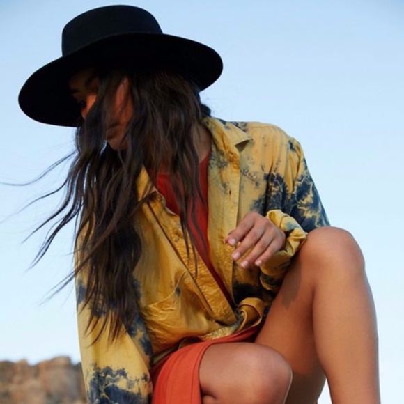Urban Outfitters Accessories - UO Flat Brim Felt Fedora